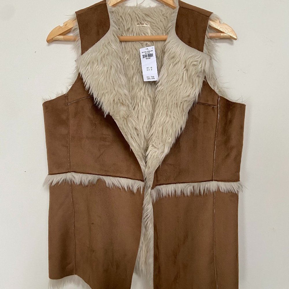 Hollister faux fur vest M